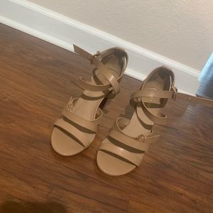 Nine West beige sandal